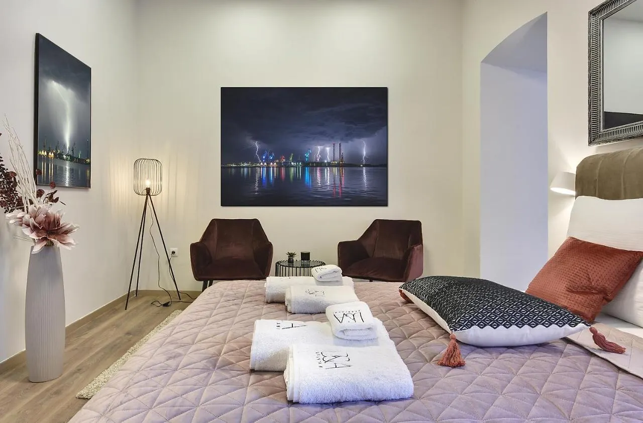 D&A Central Luxury Apartments With Free Parking Pula 0*,