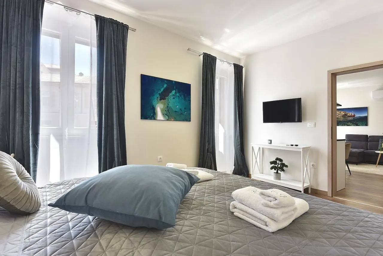D&A Central Luxury Apartments With Free Parking Pula Croatia