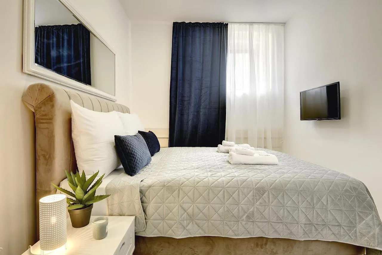 D&A Central Luxury Apartments With Free Parking Pula 0*,
